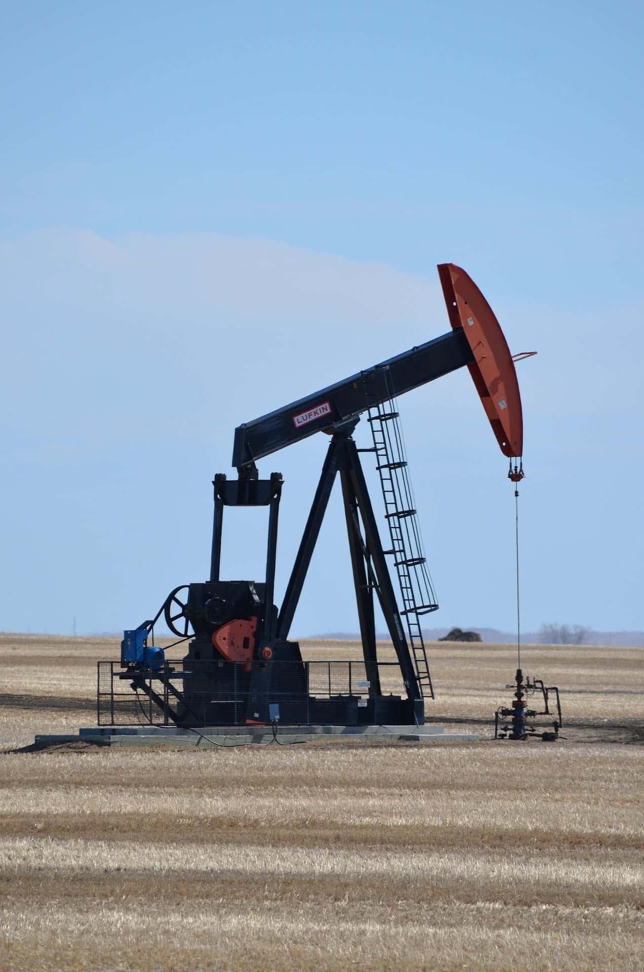 How Will U.S. Inventory Surges and Red Sea Tensions Shape Oil Markets in Q3?