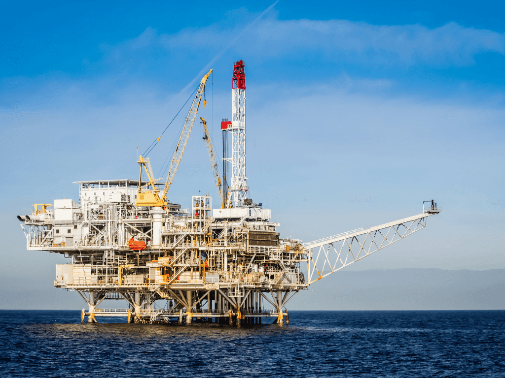 Greek Tankers Return to Russian Oil Trade as Prices Fall Below $60 Cap