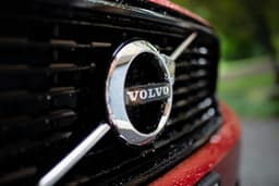 Volvo Slashes 3,000 Jobs as Trump’s Tariffs Disrupt Global Auto Industry