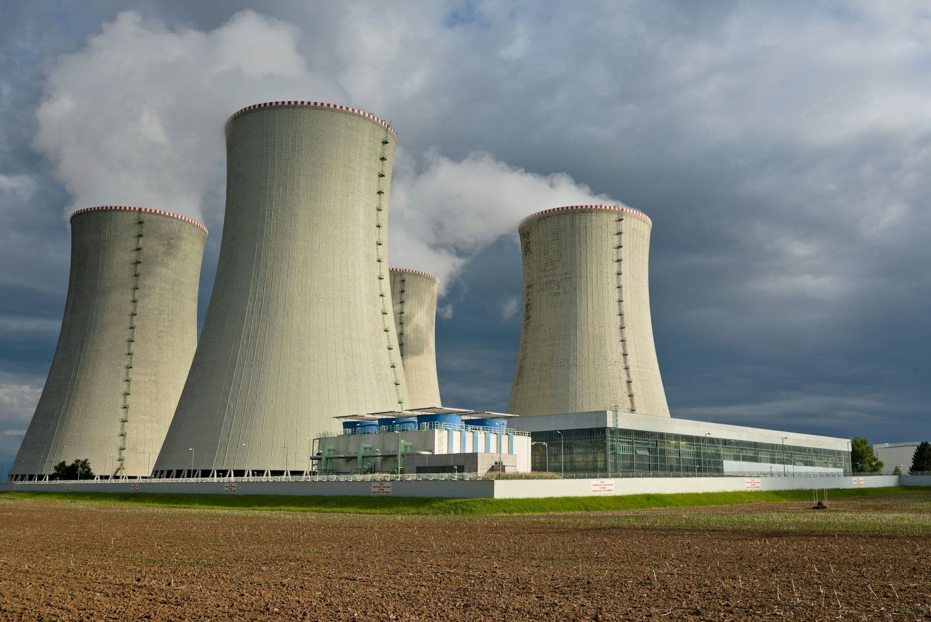 Big Tech Bets Big on Nuclear Fission Startups to Power AI Future