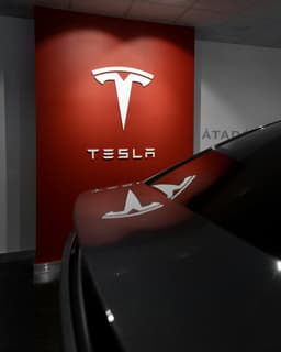 Tesla to Launch First Self-Driving Model Y in June, Signaling Bold Autonomous Push