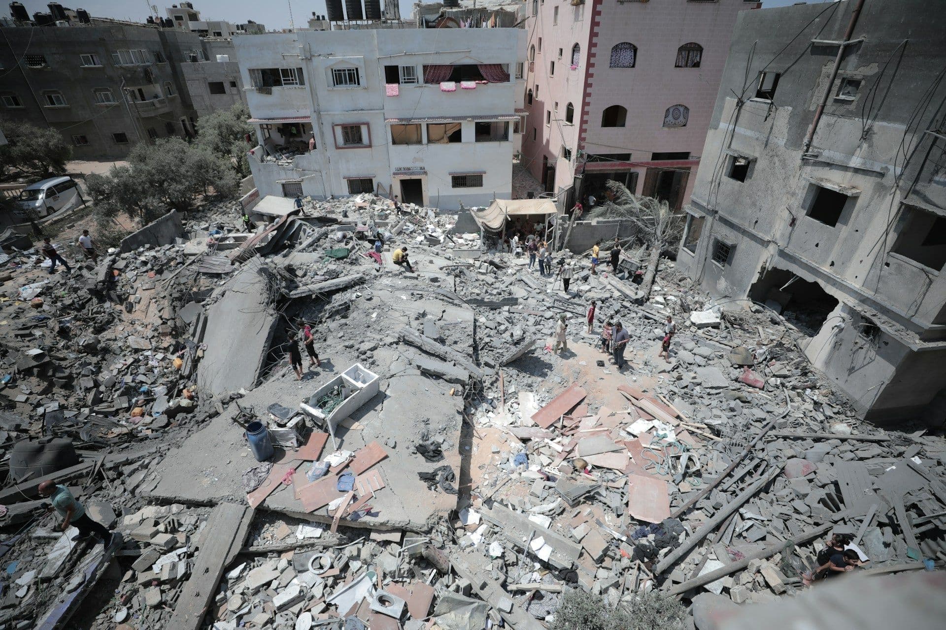 Hamas Evaluates Gaza Ceasefire Proposal Amid U.S. Optimism for Peace