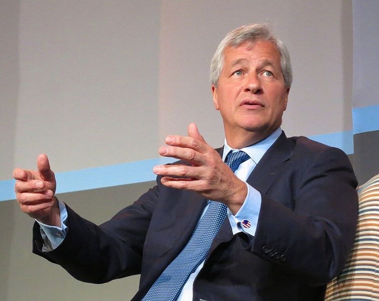 Jamie Dimon Warns Trump’s Tariff Policies Could Trigger Economic Crisis.
