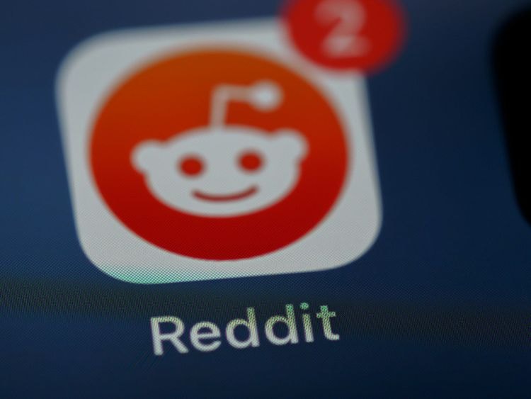 Reddit's Privacy Revolution: Customizing Profile Visibility.